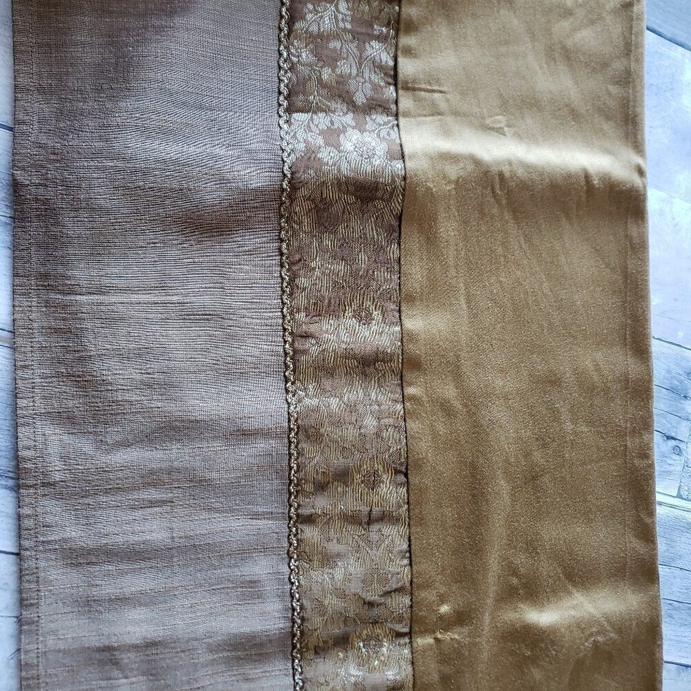 Brown and Gold Tablecloth 60"x84" Oblong - small snag near border see - photo - Picture 2 of 6